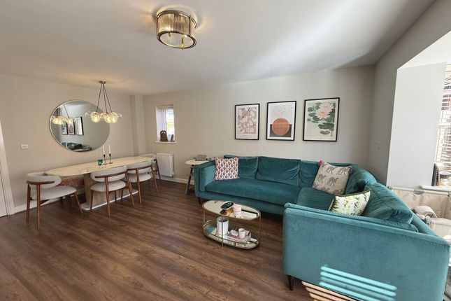 13, Bushby Road, Leicester photo 3