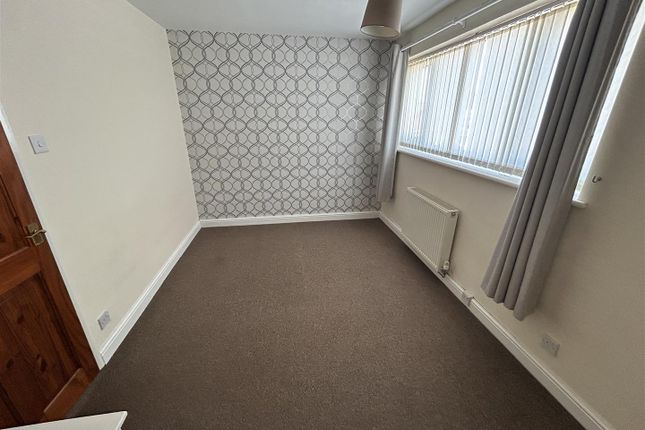 9, Calder Road, Stourport-On-Severn photo 4