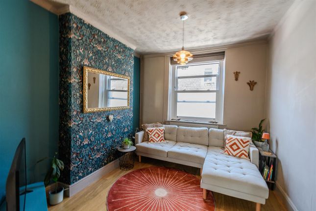 39, Richard Street, Barry photo 3