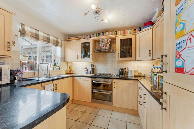 39 Foxley Heath, Widnes photo 4