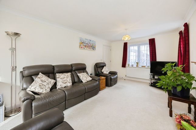 23, Running Foxes Lane, Ashford photo 3