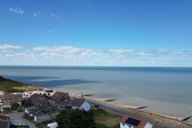 3-bed house on 34, Seasalter Close, Sheerness, £190,000