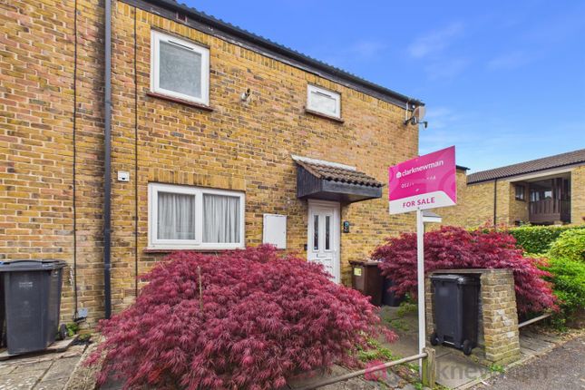 2-bed house on 20, Hull Grove, Harlow, £320,000