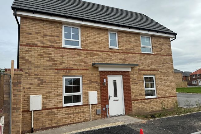 Detached house to rent in Avon Road, Harworth, Doncaster