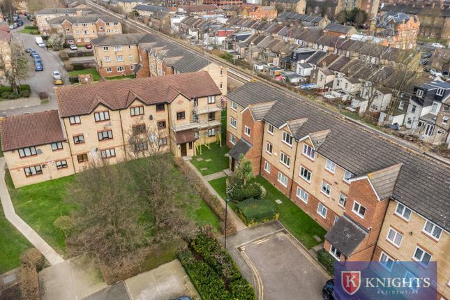 Pycroft Way, London N9, 2 bedroom flat for sale - 69656378 | PrimeLocation