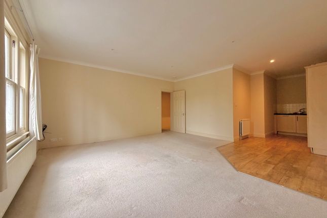 74 High Street, Surrey photo 2