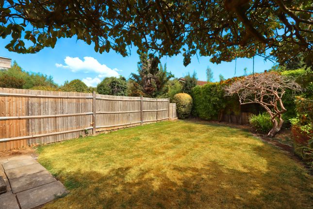 332, Raeburn Avenue, Surbiton photo 5