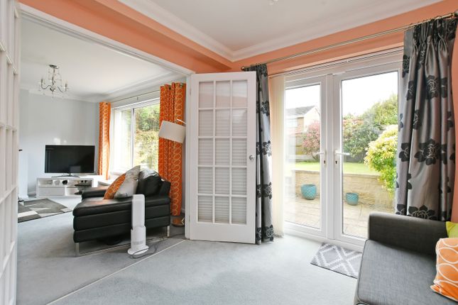 6, Thornton Place, Dronfield photo 3