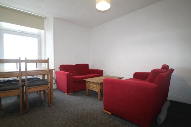 Thumbnail Flat to rent in Isla Street, Dundee