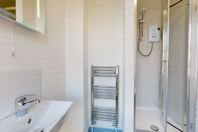 Room 1, 19, Colmer Road, Somerset photo 3