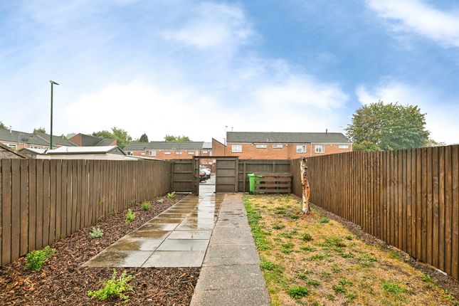 12, Spruce Gardens, Nottingham photo 2
