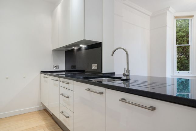 Flat 2, 57, Warrington Crescent, London photo 4