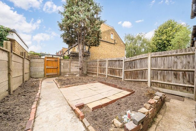 25, Northcroft Road, London photo 4