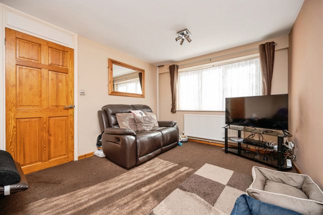 47, Foredraft Close, West Midlands photo 4