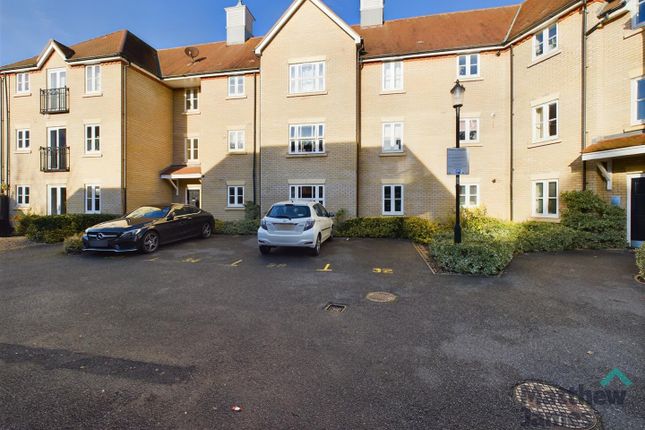 Flat to rent in Henry Laver Court, Colchester