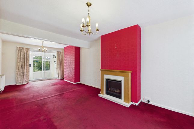 26, Barnes Avenue, Dronfield photo 3