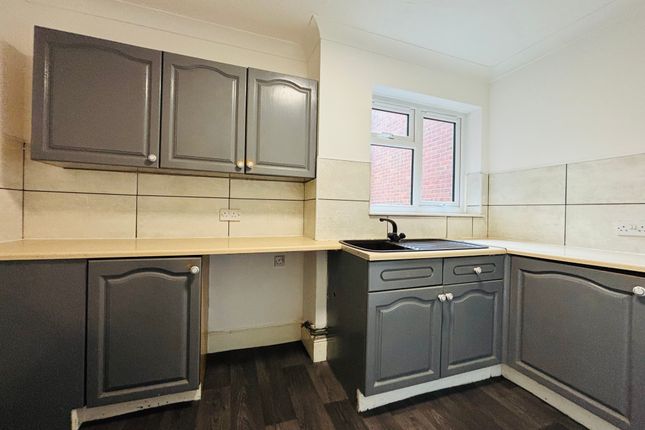 Flat 4, Sandpiper Court, Norfolk Square, Great Yarmouth photo 3