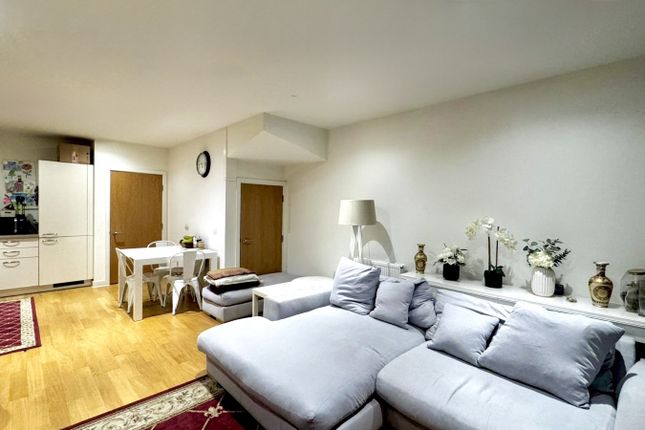 23, Potters Road, Southall photo 2