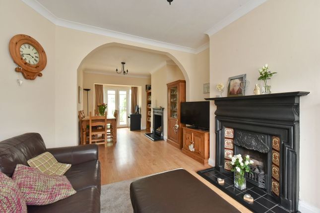 64, Park Avenue, Potters Bar photo 4