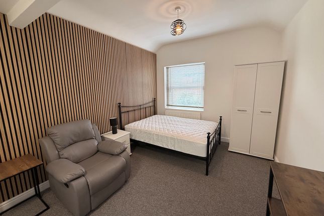 Room 3, 16, Maxwell Street, Crewe photo 2