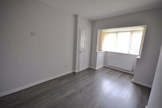 31, Emerson Avenue, Stainforth photo 3