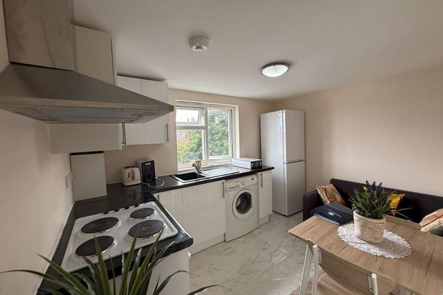 Studio, 12, Sweet Briar Green, London photo 3