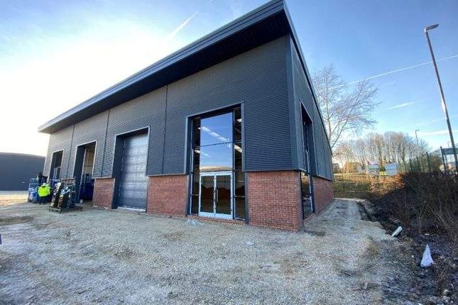 Light industrial to let in Wingfield Court, Clay Cross, Chesterfield