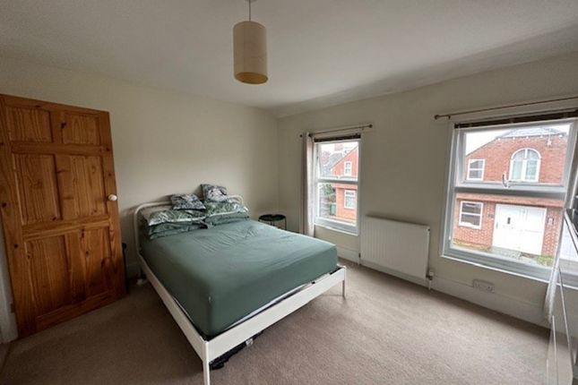 Terraced house for sale in High Street, Didcot
