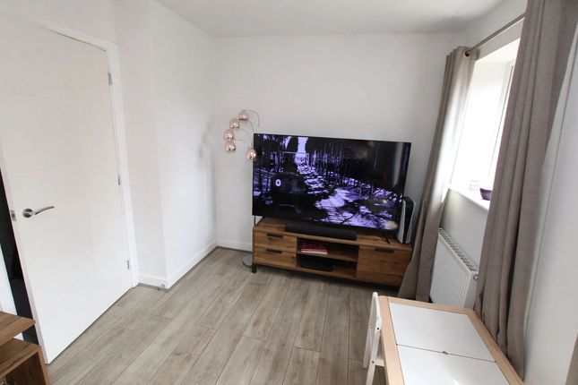 38, Thornbury Drive, Grimsby photo 3