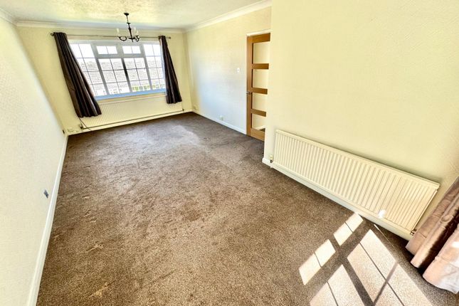 Flat for sale in Queen Margarets Road, Scarborough, North Yorkshire