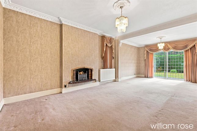 10, Tudor Close, Woodford Green photo 2