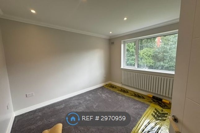 Flat, Milburn House West Barnes Lane, London photo 3
