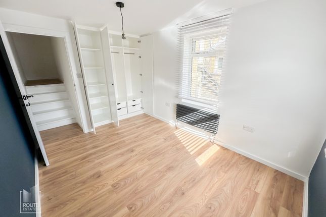 Flat to rent in Glading Terrace, Stoke Newington