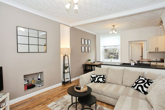 47, Ilan Road, Caerphilly photo 2