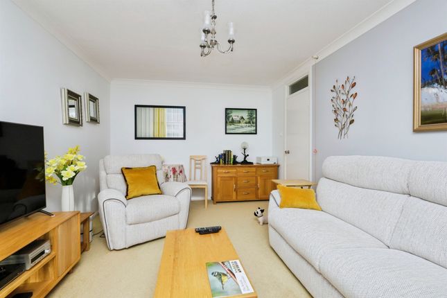25, Broad Oak Coppice, Bexhill-On-Sea photo 3