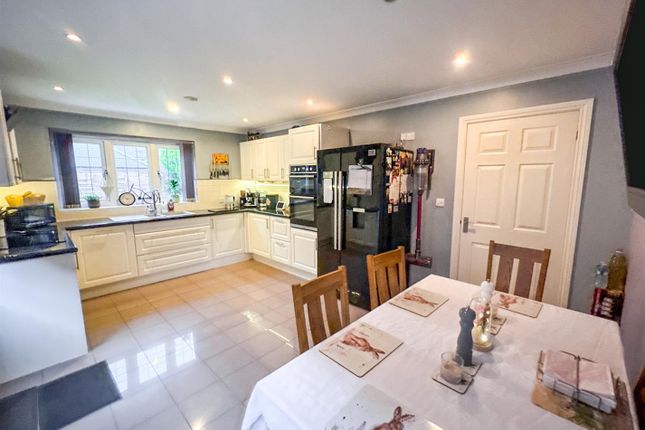 4, Greensand Ridge, Maidstone photo 2