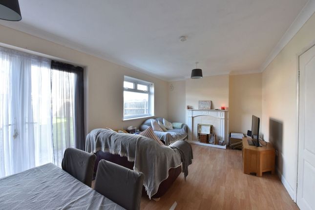 34, Austrey Road, Kingswinford photo 2