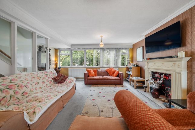 11, Buckingham Avenue, West Molesey photo 4