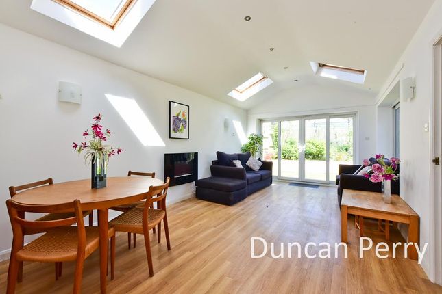 54, Cotton Road, Potters Bar photo 2