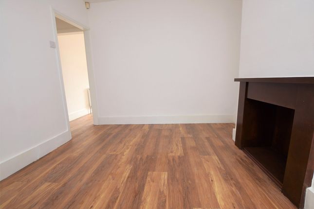 Clydesdale Road, Hornchurch photo 3