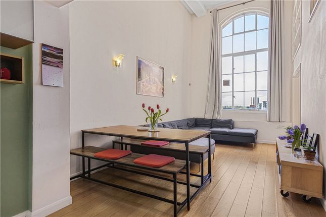 Flat for sale in Fairfield Road, London