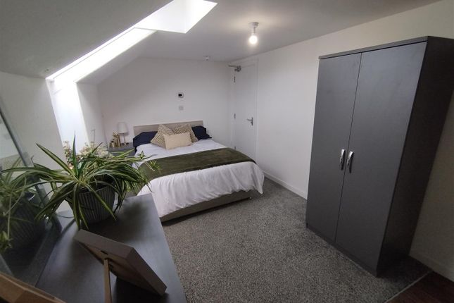 Room 7, 17, St. John Street, Mansfield photo 4