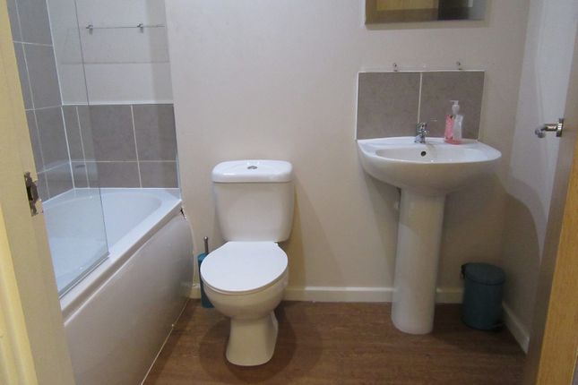 Flat 9 Parkrise Building, 73 Seymour Grove, Manchester photo 5