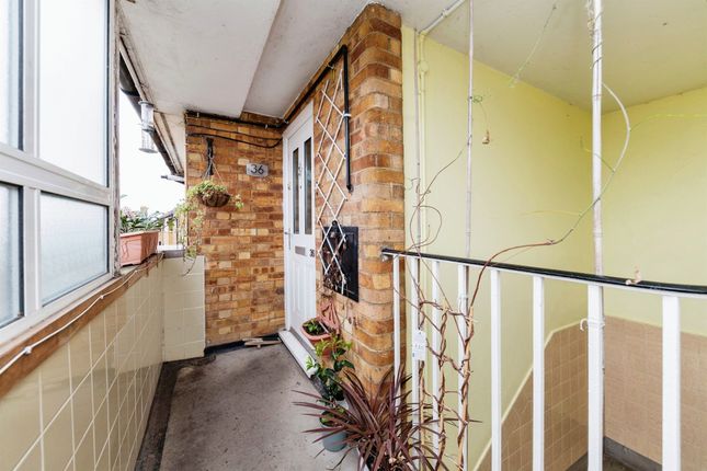 Studio for sale in Farm Close, Hertford