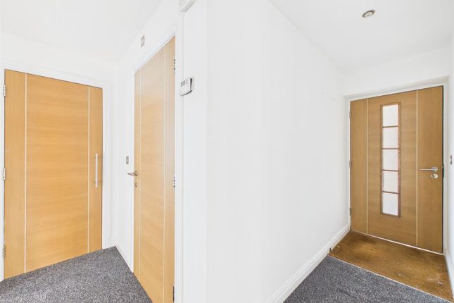 Flat 3, 85, Grove Road, Wallasey photo 2