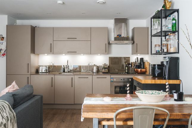 27 Grove House (Flat 5)-10.Jpg