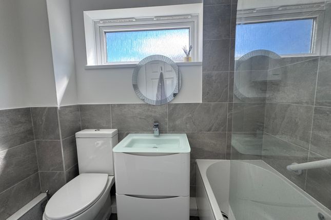 9, Batchelor Close, AYLESBURY photo 4