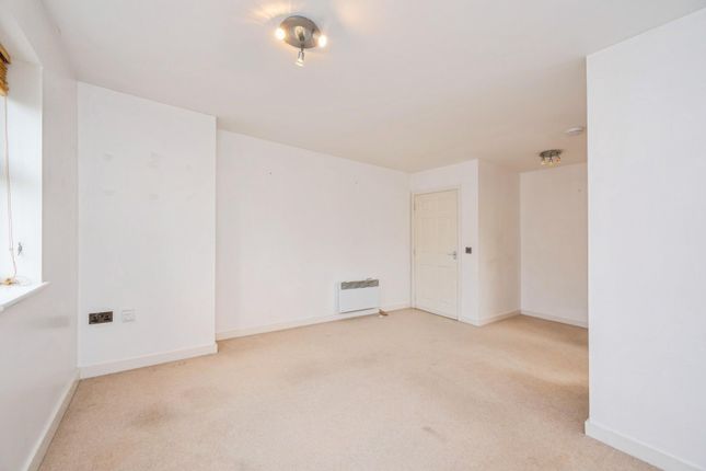 Flat 8, Harleston House, Lichfield photo 4