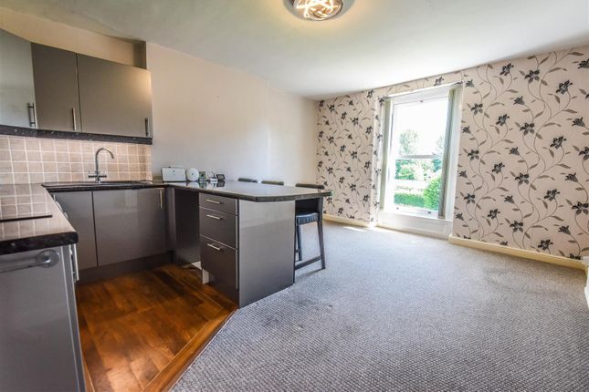 Flat 4, 12, May Lane, Dursley photo 3