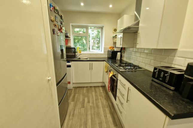 6, Alma Row, Harrow photo 3